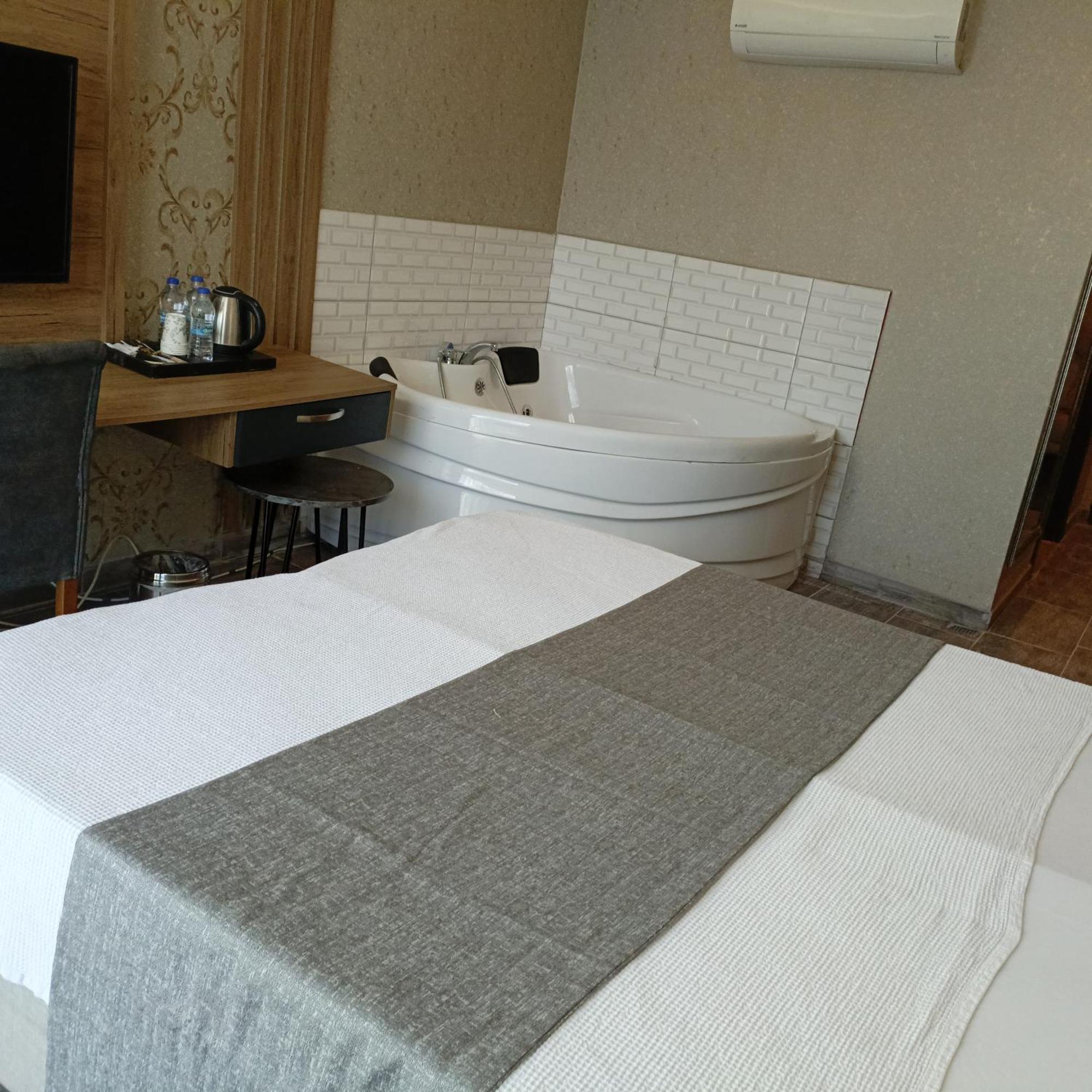 รัช โฮเต็ล อิสตันบูล Hotel ภายนอก รูปภาพ